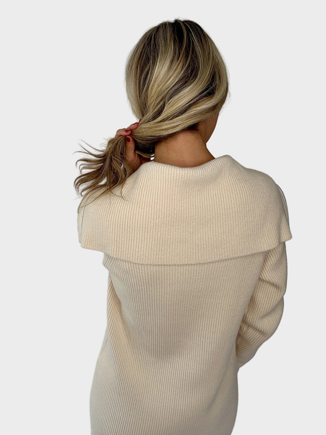 Nikole | Luxusní Elegantní Polodlouhá Pletená Šaty
