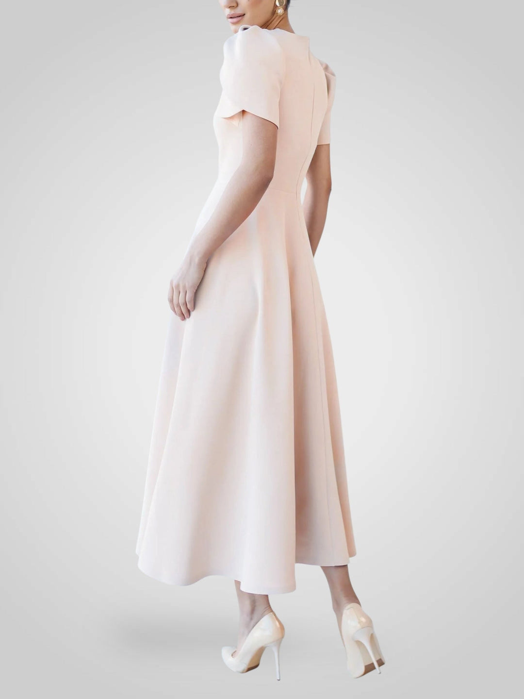Elegantní Midi Šaty s Vysokým Límcem a Rukávy ve Tvaru Květiny