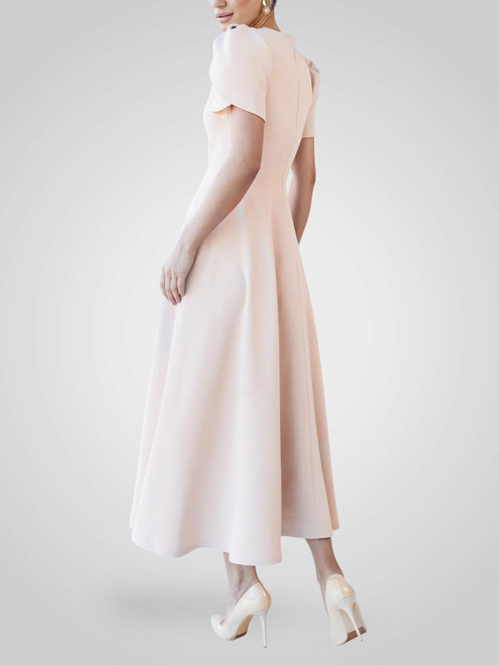 Elegantní Midi Šaty s Vysokým Límcem a Rukávy ve Tvaru Květiny