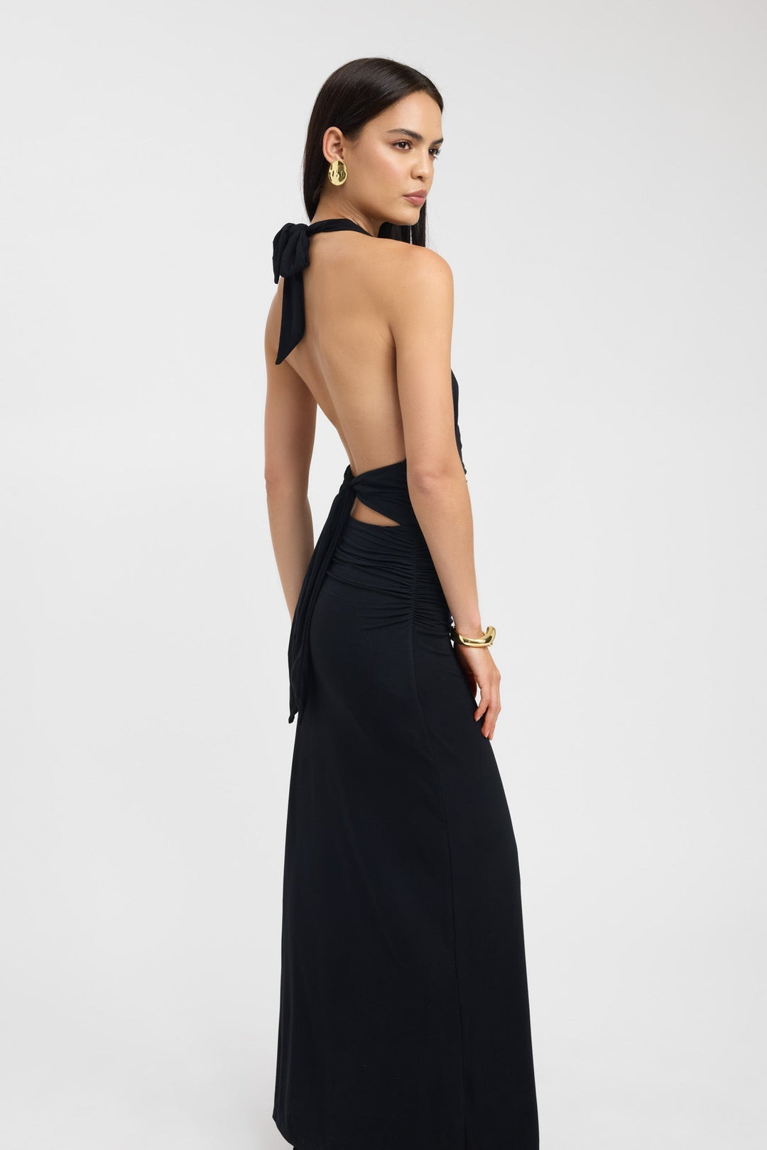 Sariah - Elegantní Maxi Šaty s Halterem