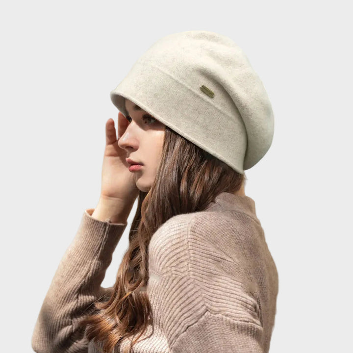 Suz - Měkký barett z kašmírové směsi ve volném stylu
