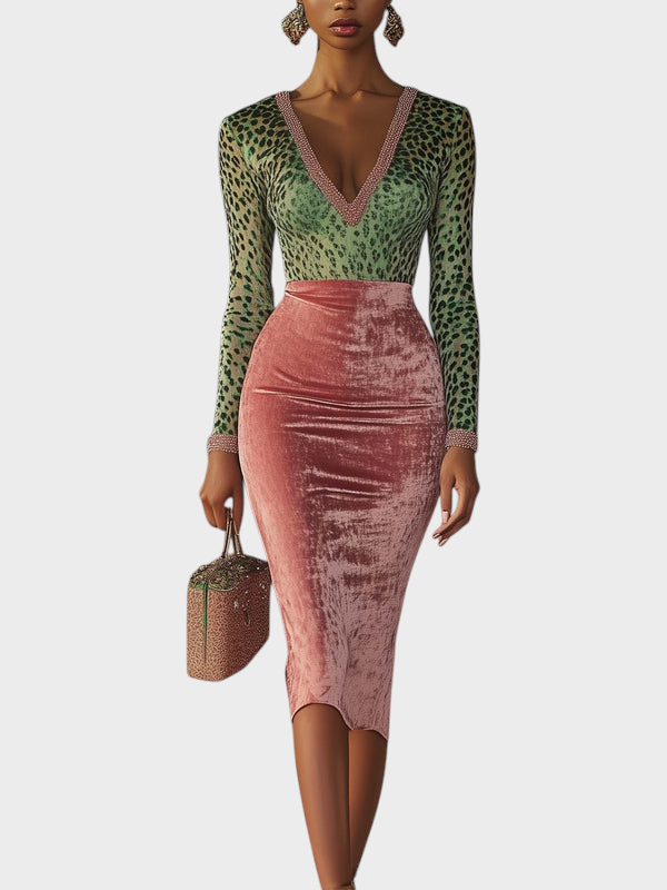 Regitze | Růžové Sametové Bodycon Šaty s Překřížením a Leopardím Vzorem