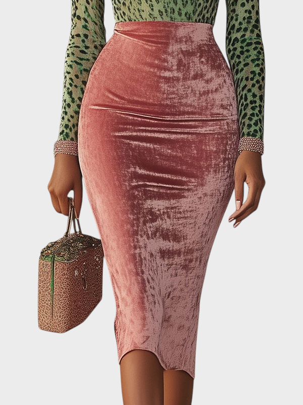 Regitze | Růžové Sametové Bodycon Šaty s Překřížením a Leopardím Vzorem