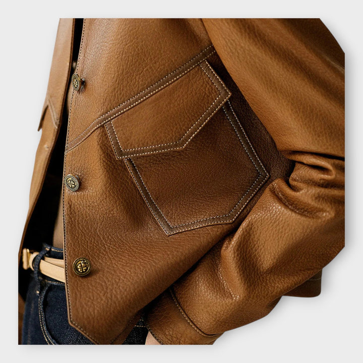 Elegantní kožený blazer s moderním designem a rafinovanou estetikou