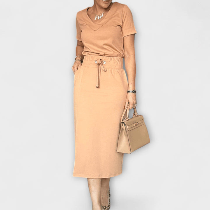 Danielle - Elegantní top s výstřihem do V a sukní